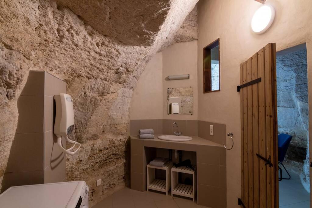 Maison Troglodytique Doue La Fontaine Exteriör bild